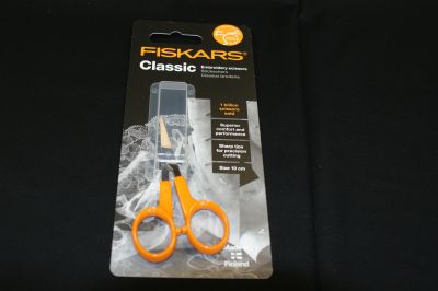 FISKARS CLASSIC 10cm EMBROIDERY SCISSORS